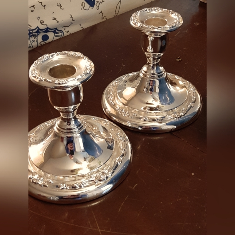 Oneida silver plated  Candle holder set of 2